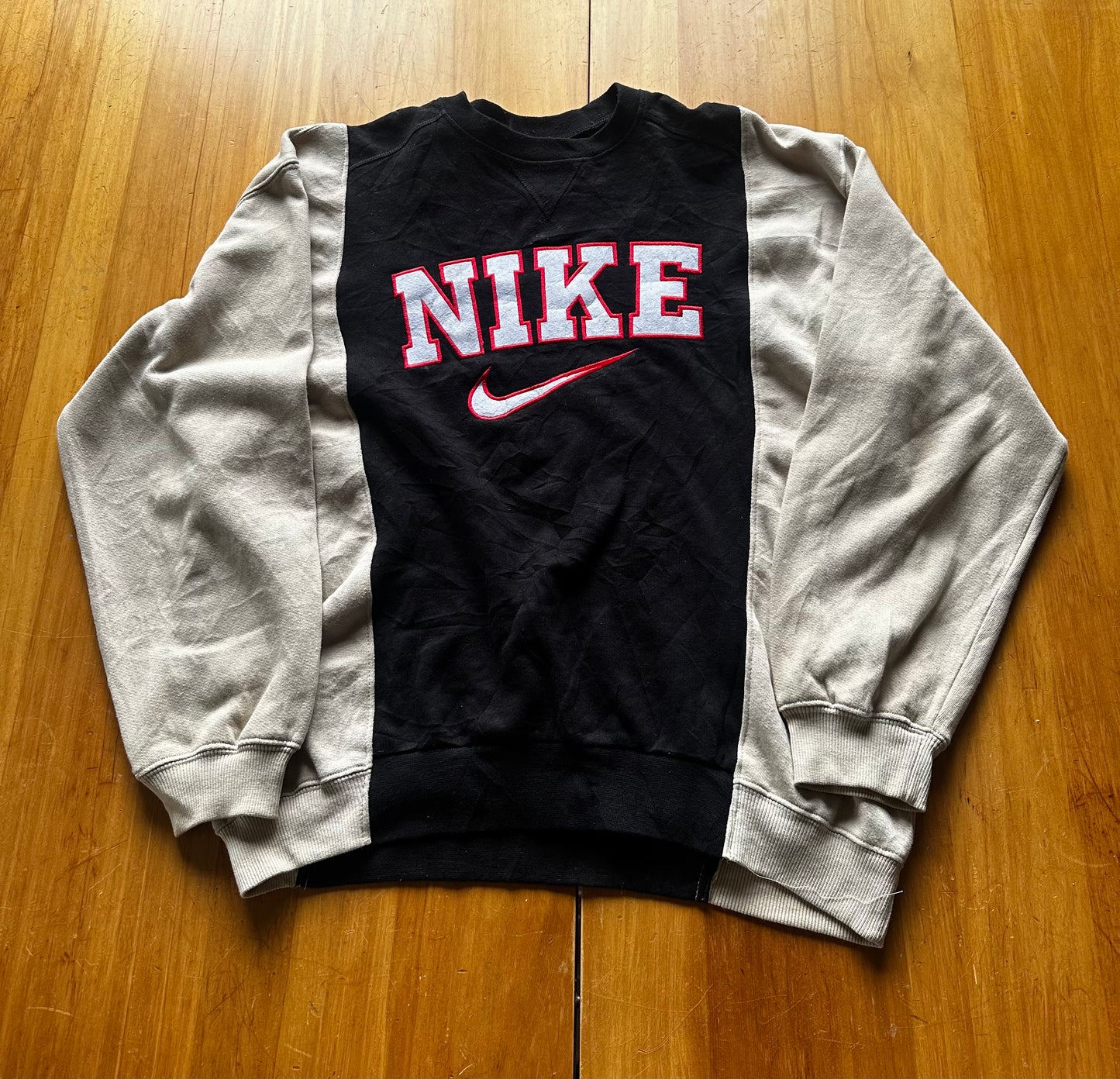 L Nike Rework Black/Cream